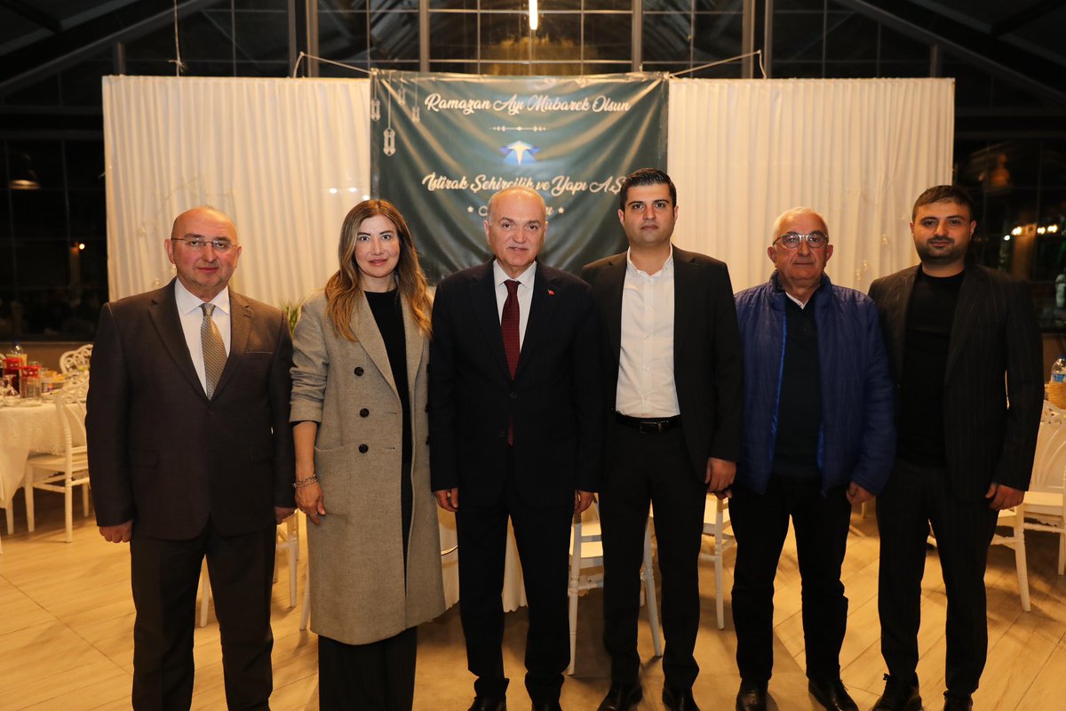 Dr_Faruk_Ozlu's tweet photo. İştirak Yapı davetinde sektör çalışanları ile bir araya geldik.

Kendilerine bu güzel davet için teşekkür ediyor, çalışmalarında başarılar diliyorum. https://t.co/lCalHNkS9t