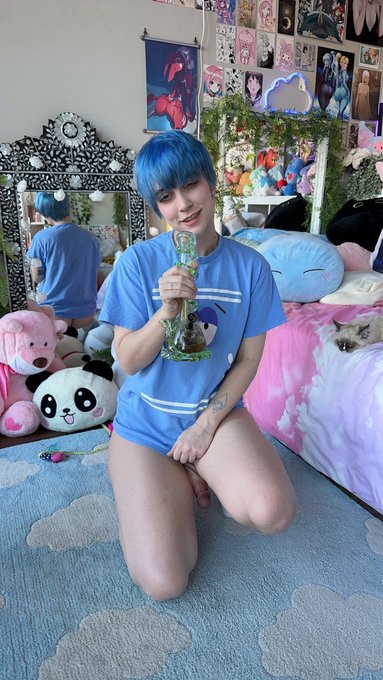 Wana hit? 🍃💨 https://t.co/lLEoTg5dWG