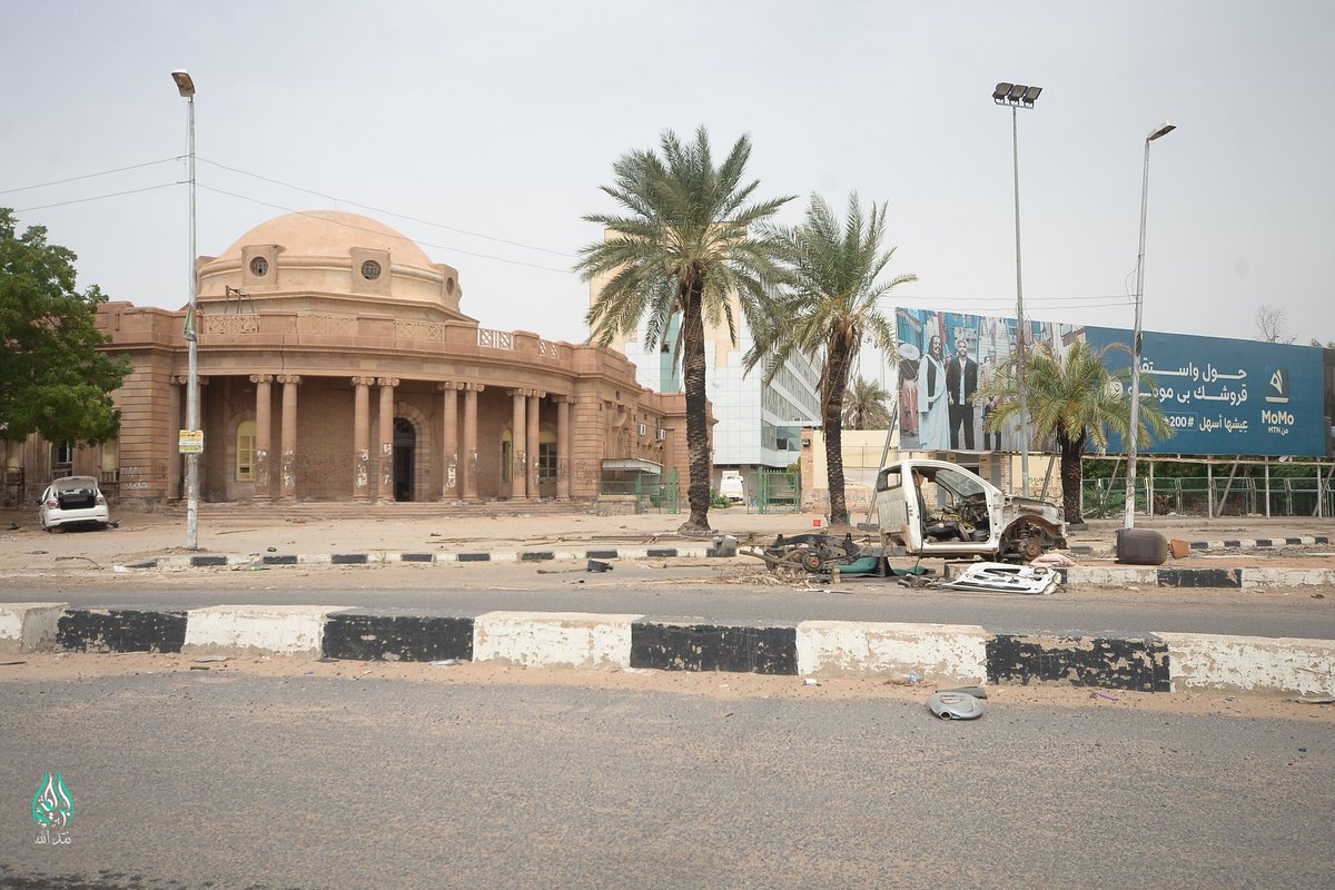 ENugdalla's tweet photo. مشاهد من آثار الخراب بعض المستشفيات جراء الاشتباكات المتواصلة بين الجيش السوداني وقوات الدعم السريع في الخرطوم
#لا_للحرب #حرب_السودان #حرب_15_ابريل #حرب_السودان_2023 #الخرطوم https://t.co/cB9u3sh1wv