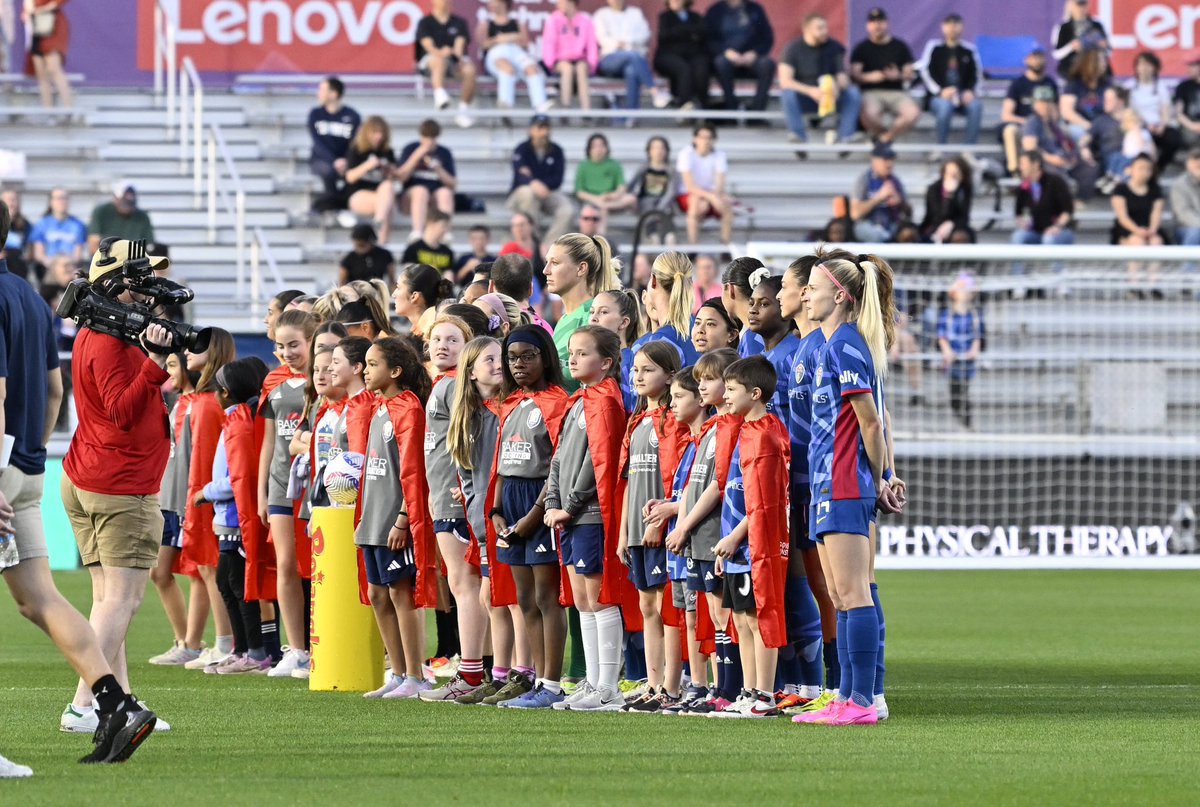 CourageCountry tweet media