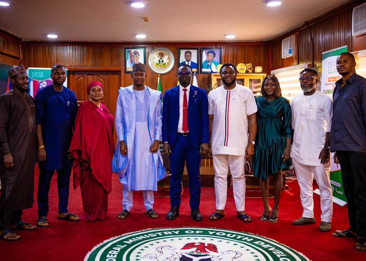 United_Youths's tweet image. Earlier today we had a brief meeting with the Hon.
Minister of Youth at his office, we discussed the challenges our youth face in the country and how we can work together to proper solutions to the challenges... #UNYC