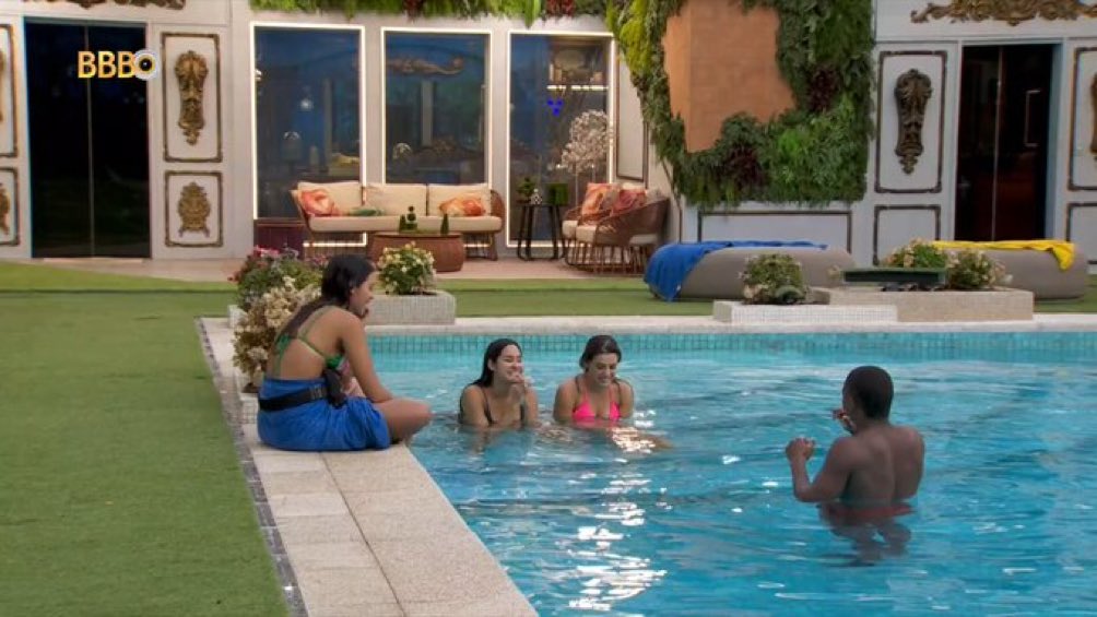 choquei's tweet photo. Enquanto os integrantes do quarto fadas estão sendo assunto no quarto gnomos, eles estão na piscina falando sobre os sonhos que querem seguir após sair do #BBB24 https://t.co/IdNqpFdD09
