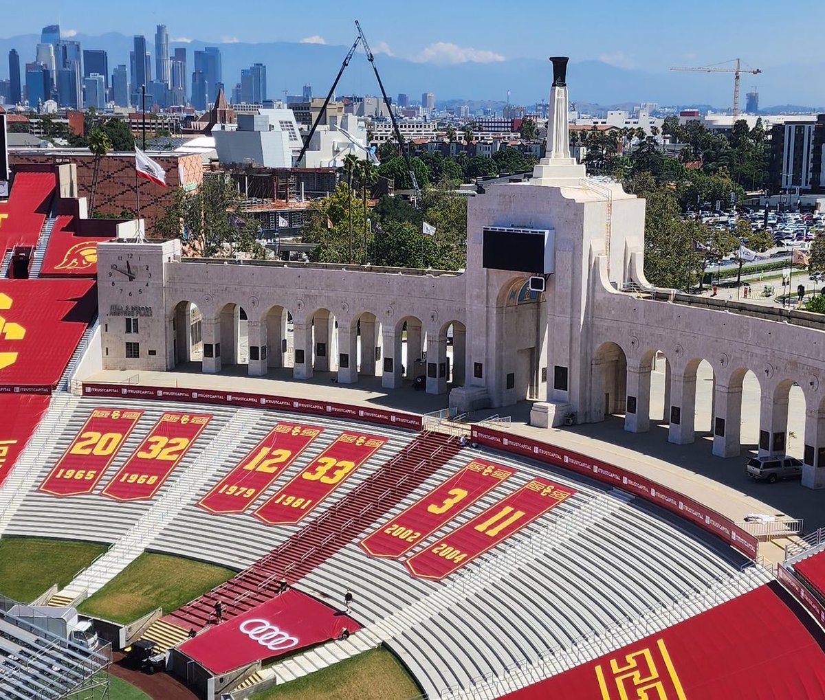 USC_Thermometer's tweet photo. How soon should USC retire #13? https://t.co/sjLVZMA67K