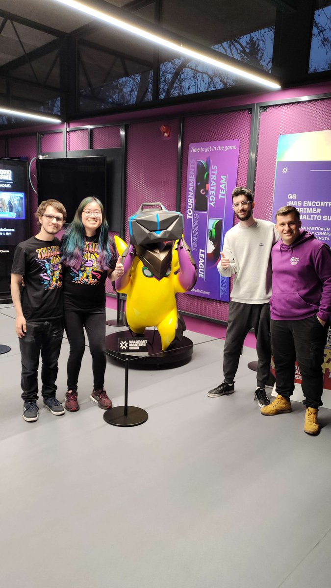 ArchivesKingdom's tweet photo. We met Wingman today...

(From left to right:
- @Shiick 
- @KecMagik 
- @ Wingman
- @ScraftMike 
- @NotToDisturb ) https://t.co/QFerve9pBC