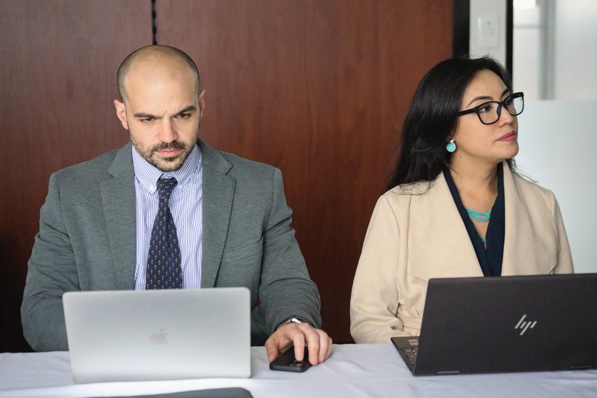 FiscaliaEcuador's tweet photo. #AHORA | Funcionarios de la Fiscalía General del Estado mantienen reunión con representantes del Banco Interamericano de desarrollo (@el_BID), con el objetivo de discutir estrategias y acciones conjuntas para investigar y perseguir delitos cibernéticos. https://t.co/lKs6XWe7iu