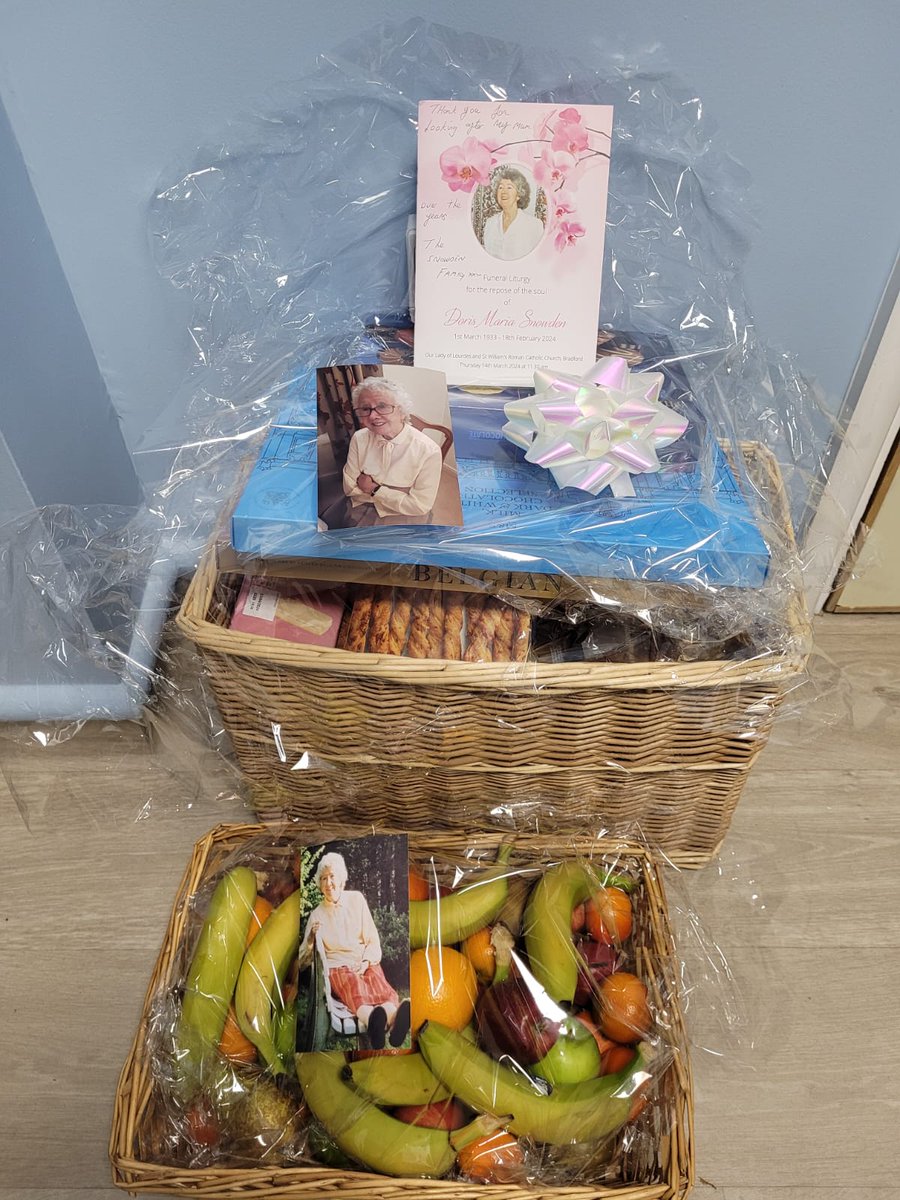 A lovely thankyou hamper received today from the family of a special lady who was a regular visitor to ED over the years and much loved by the team. May she now rest in peace. Consent gained to share picture. @Mel_Pickup @karendawber @EmmaClintonAED @windle_tania @PJMclaughlin84
