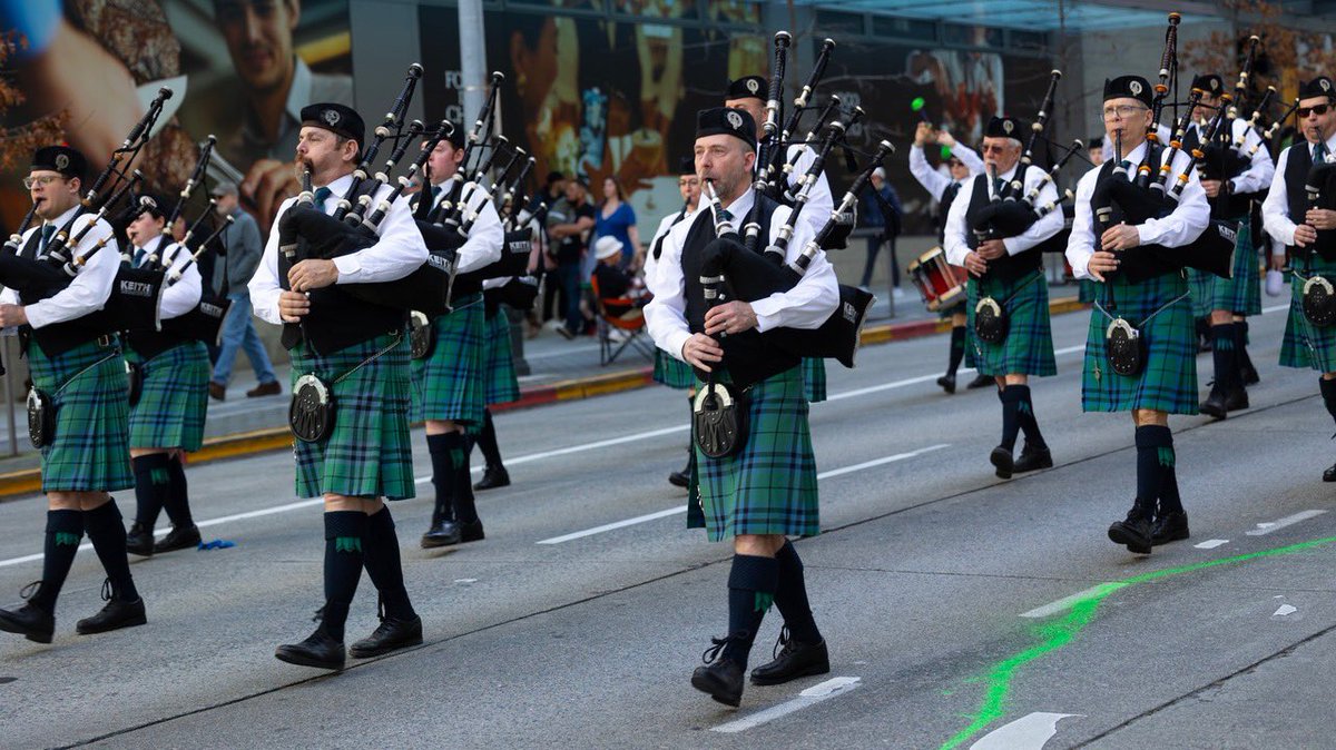 TheKHPB's tweet photo. The band and dancers had a weekend filled with enlivening St. Patrick's Day celebrations. Thanks to all who came to see us, sharing in our mission to broaden the public’s interest in and appreciation for traditional Scottish piping, drumming, and dancing in the Pacific Northwest! https://t.co/neYPDOz9QR