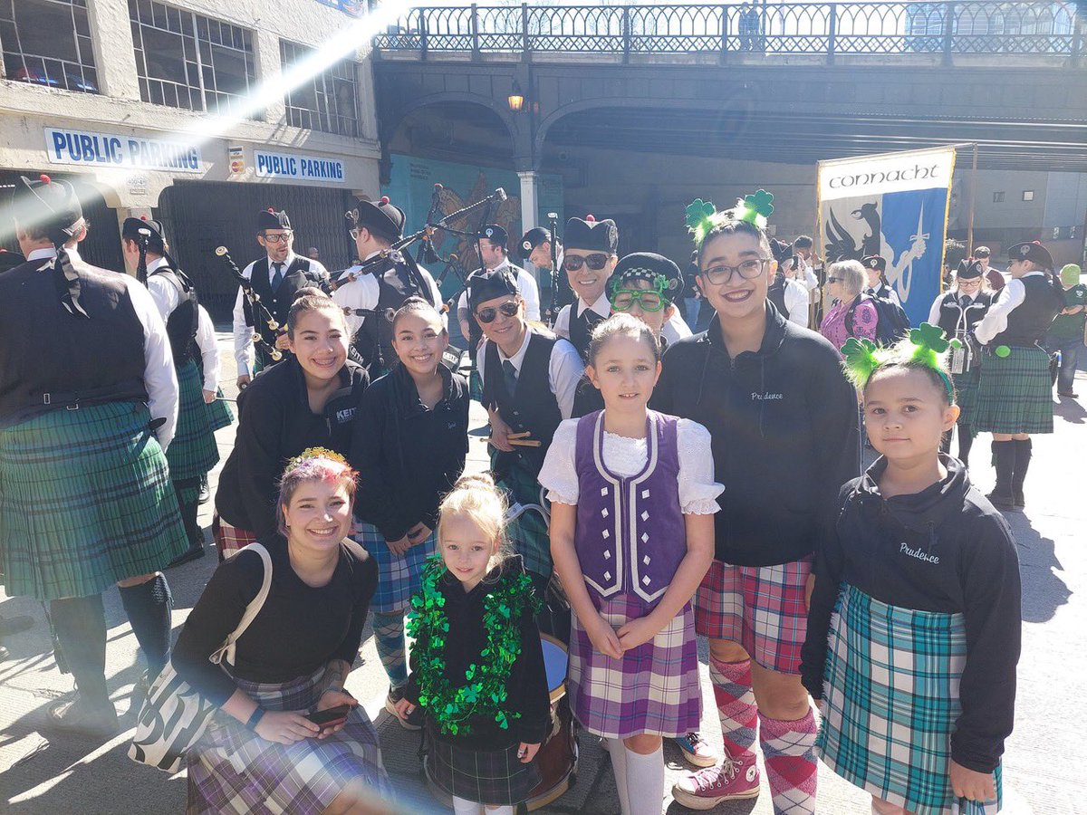 TheKHPB's tweet photo. The band and dancers had a weekend filled with enlivening St. Patrick's Day celebrations. Thanks to all who came to see us, sharing in our mission to broaden the public’s interest in and appreciation for traditional Scottish piping, drumming, and dancing in the Pacific Northwest! https://t.co/neYPDOz9QR