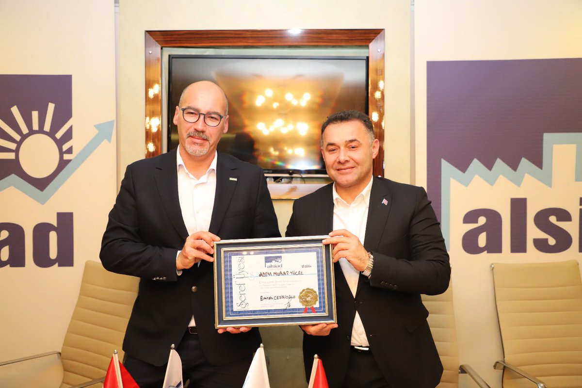 AdemMuratYucel's tweet photo. Alanya Sanayici İş İnsanları Derneği (ALSİAD) Yönetim Kurulu Başkanı Emrah Cezirioğlu ve kıymetli yönetim kurulu üyeleriyle bir araya geldik.

Bizleri ALSİAD'a şeref üyesi olarak davet eden Sayın Başkanımız Cezirioğlu'na ve yönetimine teşekkürlerimi sunuyorum.

Tarımıyla, turizmiyle, sanayisiyle büyüyen ve gelişen Alanya'mız için yapacaklarımızın dahası var.