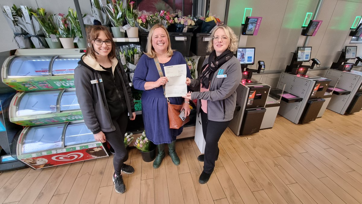 hearne_mp's tweet photo. It was lovely to meet with Gayle from Step by Step Autistic School to present their Community Donation Policy cheque for £150. The funds helped towards laying new astro turf outside their sensory shelter. I think you will agree it looks fantastic 🤩! https://t.co/1gLPEf42hN