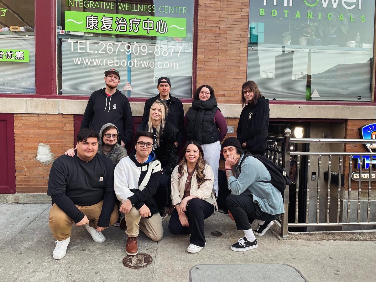 Had a amazing weekend at Frag. Got to hang and watch <a href="/teamkarmacs/">TEAM KARMA</a> who were all great to meet . 
Finally meet the GOAT <a href="/LynnieNoquez/">artStar</a> who has been a amazing friend