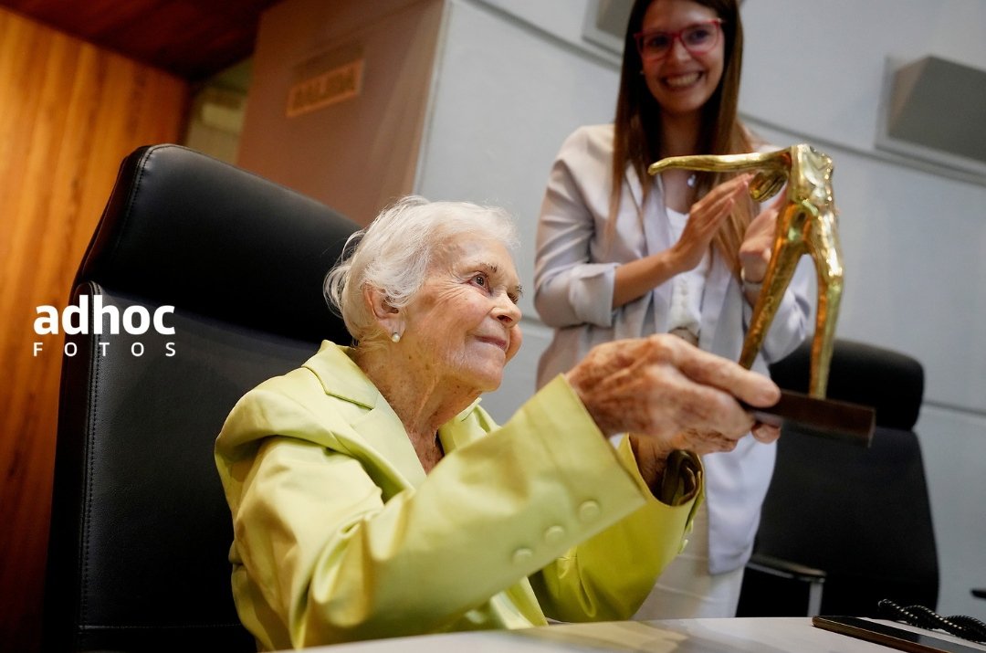 20240319
Maria Bernabela "Belela" Herrera durante la entrega del premio "Montevideanas" en la Junta departamental de Montevideo.
 Foto: <a href="/JCalveloLuisi/">Javier Calvelo Luisi 📷 Fotógrafo 🇺🇾</a> / #adhocFOTOS
#FotoperiodismoUruguay #Cooperativadefotografos