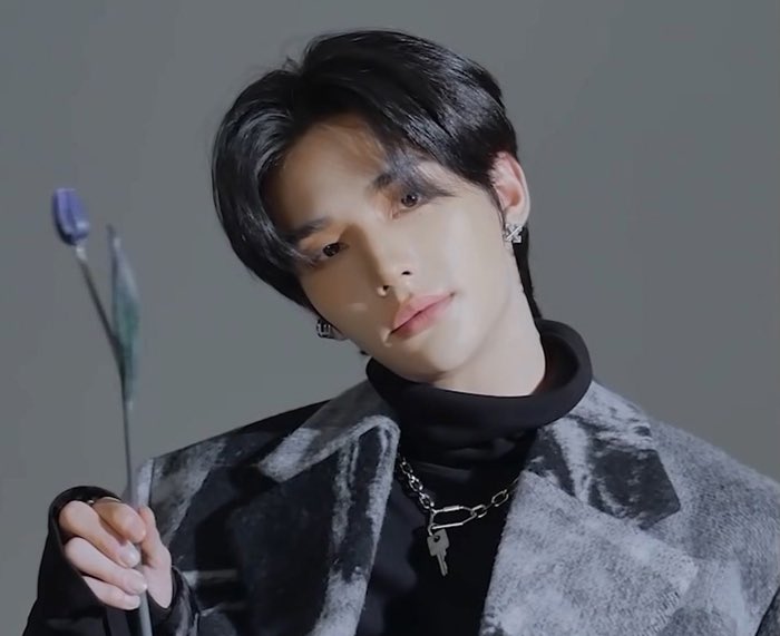 PopBase's tweet photo. Happy 24th birthday to the talented Hyunjin of Stray Kids. https://t.co/rQOveSm2AW