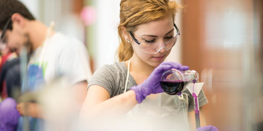 The economic impact of federally sponsored research at The University of Texas at Arlington was $38 million in 2022, with expenditures spread among 725 unique vendors, according to a new report. uta.edu/news/news-rele…