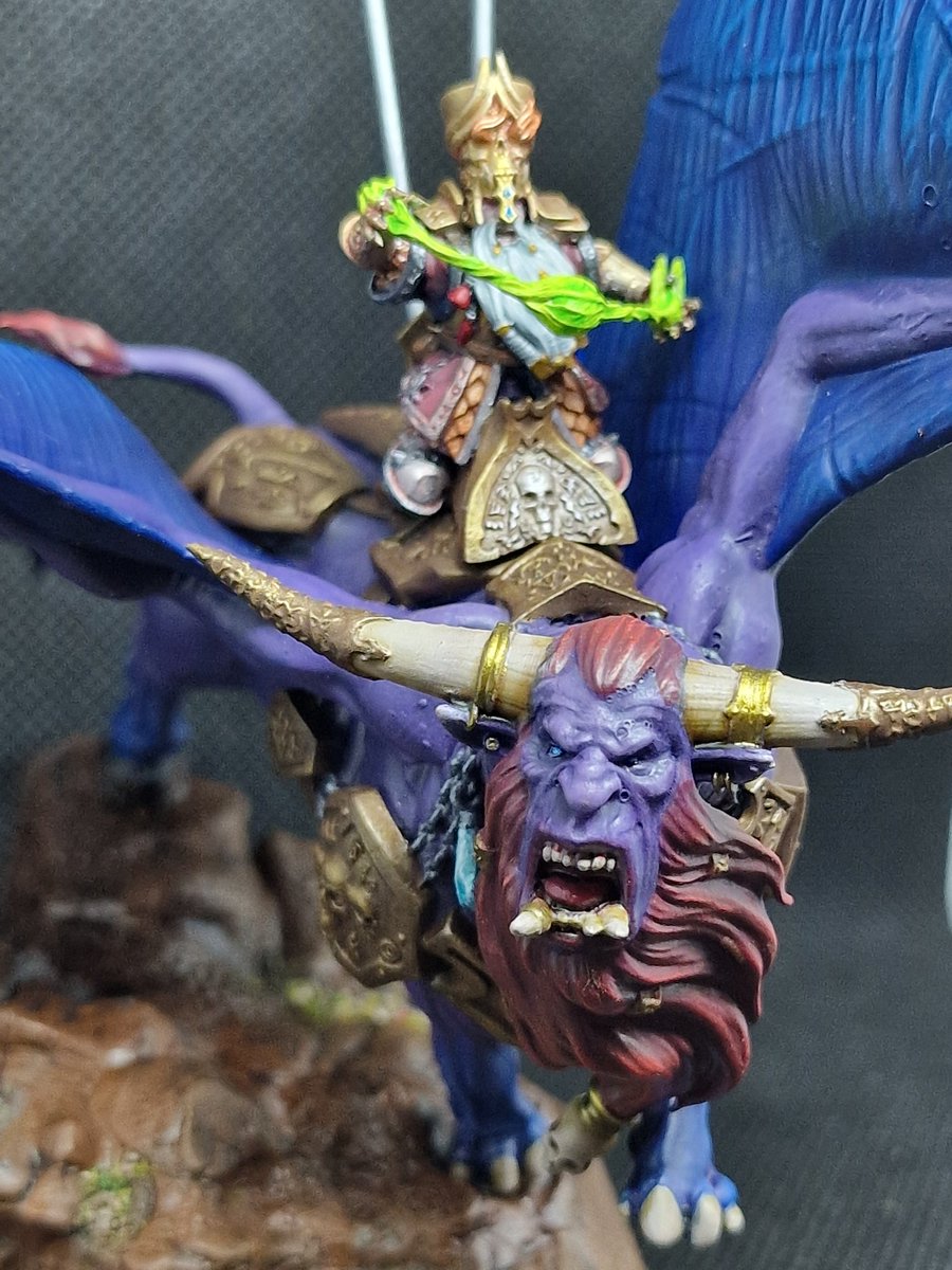 quina2525's tweet photo. Painted up a Sorcerer Prophet on Lammasu. Enjoyed it thoroughly, and a great sculpt from @Lostkingdominis Can't wait to get him on the field! 

#warhammer #warhammertheoldworld #theoldworld #chaosdwarfs #chorfs #lammasu #lostkingdomminis https://t.co/kmCgb3yuff