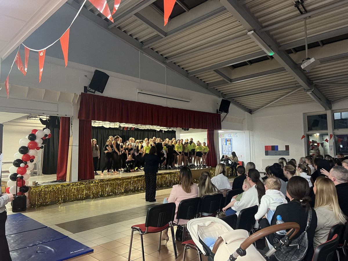 drumchapelhigh's tweet image. Well done to all of our wonderful dancers who performed in the Dance Showcase tonight!! Thanks to Miss Smith and our dance leaders for organising! 💃🏼🪩🙌🏻🎉