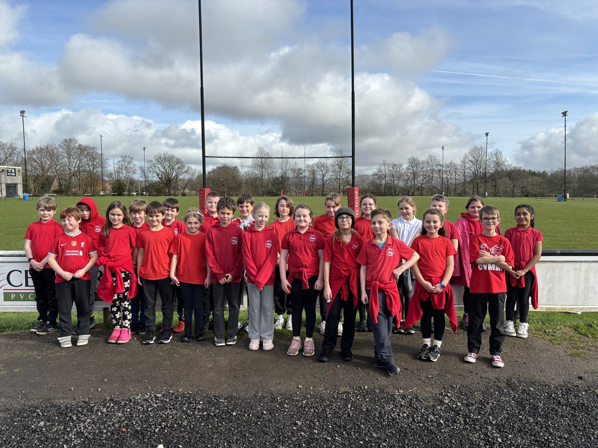 #DosbarthMarlas enjoyed their sponsored walk today, raising money for our friends in Kenya! Thank you to @Tycroes_RFC for the use of their facilities, allowing the children to walk safely in the community 👏🏼 #YGTEIC #YGTHAW #YGTECC 🇰🇪 🏴󠁧󠁢󠁷󠁬󠁳󠁿
