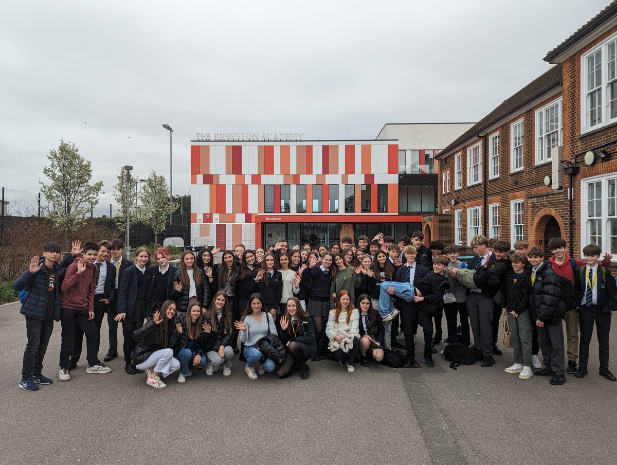TheKingstonAca's tweet photo. Today we said farewell to the students from @eisbarcelona who have been visiting as part of our exchange programme - thanks to all involved in this fantastic opportunity for our two Communities! #CommunityCharacterAmbition #LoveLanguages #mfltwitterati https://t.co/oP9mcYey3p