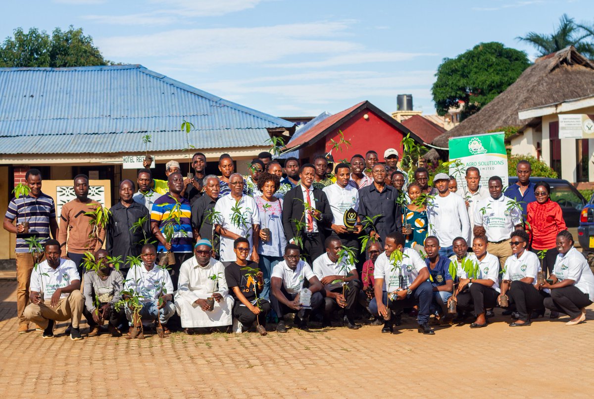PhilipoMrutu's tweet photo. Thanks to God for this new role of becoming ambassador of African Food and Agriculture Systems through African Food Change Makers(AFC).

I feel very honoured to take this position for transforming Agriculture in Africa to be more resilient &amp; sustainable to feed the world🌎.
@#AFC https://t.co/Gf1tuVv4fX