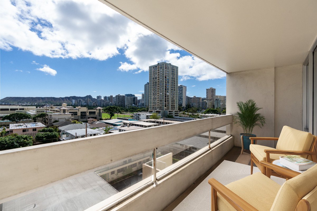 CarvillSIR's tweet photo. Sold. 555 University Ave., #700, Honolulu. Congratulations to Eric Olson for representing the seller of this Diamond Head facing condo!

2 beds | 2 baths | 1,226 sqft. | $659,000

#carvillsir #honolulurealestate #CondoLiving #diamondheadviews https://t.co/Z192UpqUYL