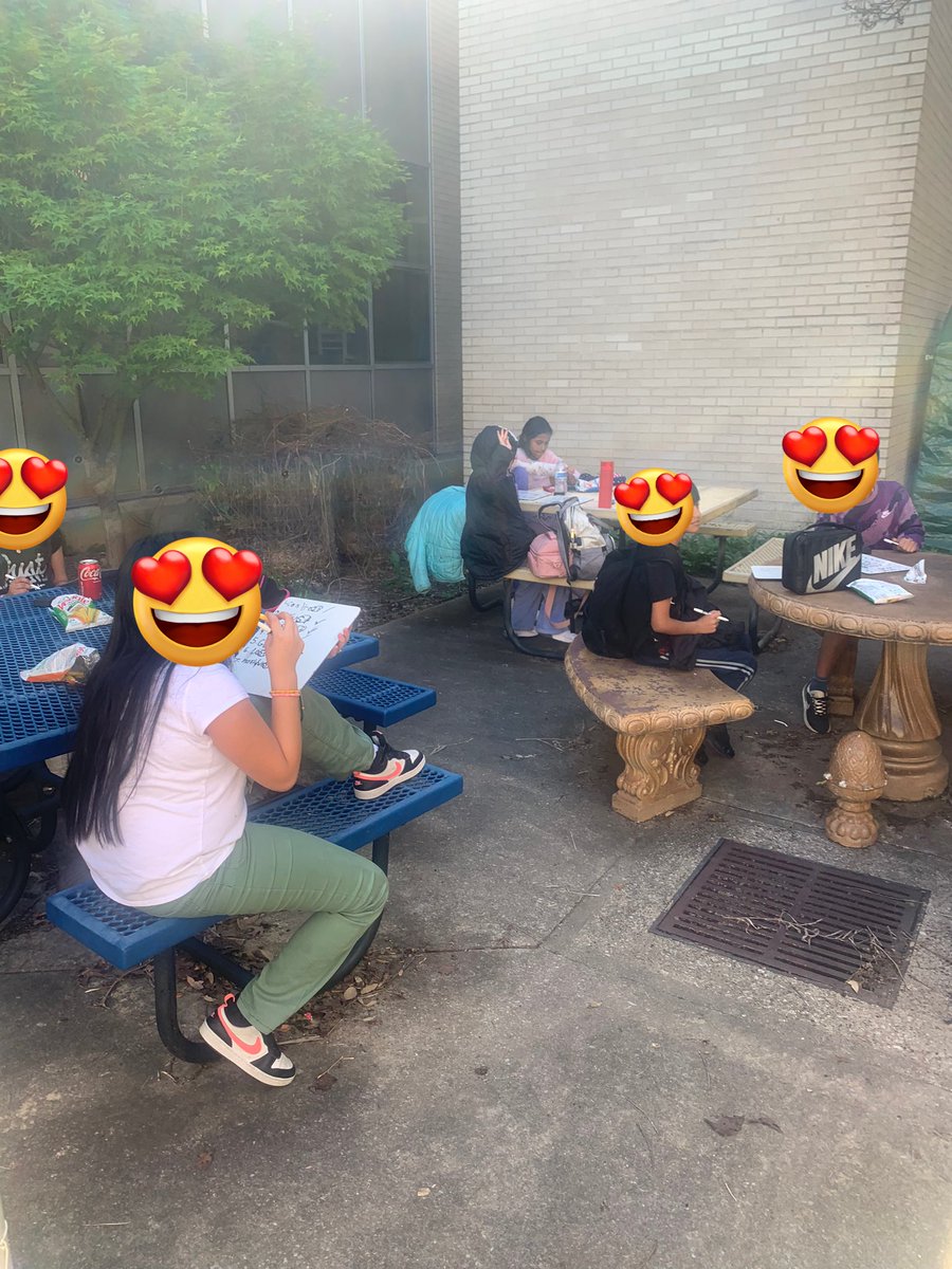 After school learning is the best outside! Sometimes a simple change of scenery can increase engagement! #RISDLeadandInt #RISDBelieves #RISDWeareone