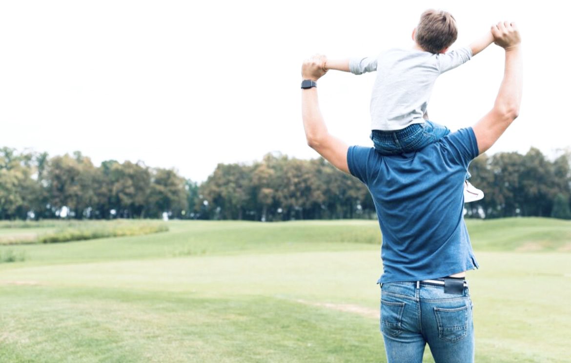 🗓19 de marzo. ¡Celebramos el #DíadelPadre! 👨‍👧‍👦 Feliz día a todos. Desde el Club deseamos que podáis disfrutar del día con vuestros pequeños. 👏💙