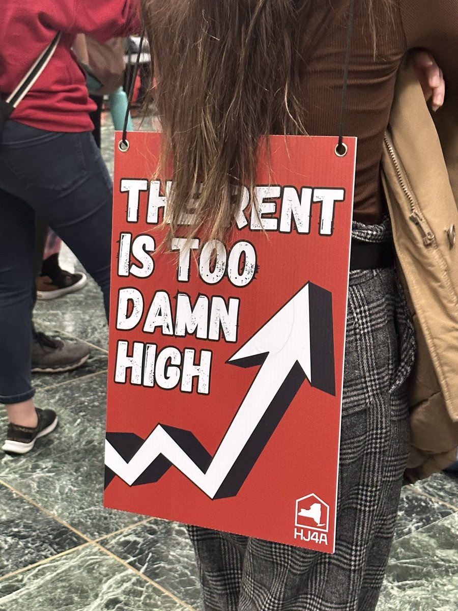 nycDSA's tweet image. NOW in ALBANY: 1000’s of tenants are demanding Albany leaders stand with them against the real estate industry's grip. 

We need statewide #GoodCause so that every New Yorker has a stable home. Stand with us, NY! 🏠✊