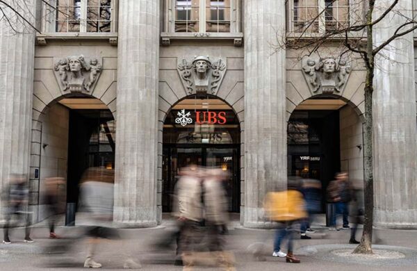 It’s becoming clear just how advantageous the acquiring Credit Suisse has been for UBS. It has pushed its market capitalization past $100 billion to the highest level in almost 16 years. advisorhub.com/ubs-powers-pas… #banking #wallstreet #ubs
