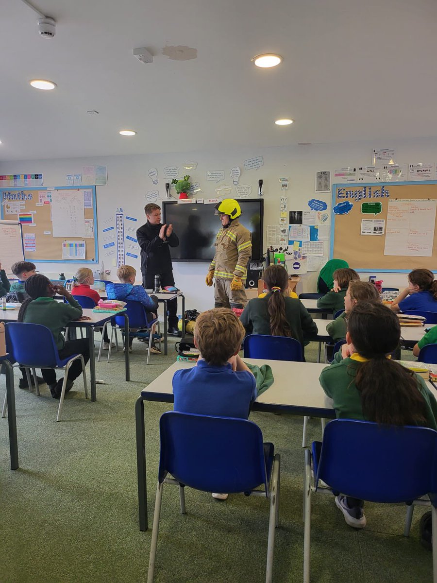 Billingshurst Fire Station tweet media