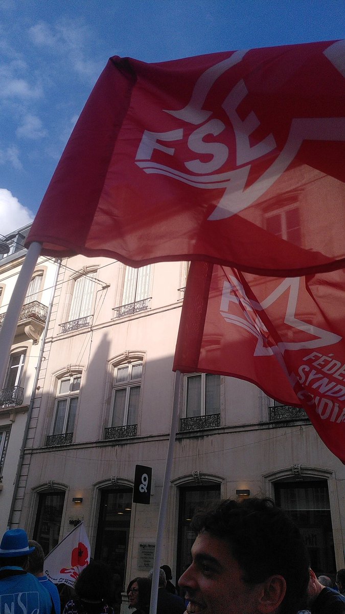 FseNancy's tweet photo. La FSE Nancy était au rendez-vous ce #19mars pour la défense des services publics !

Pour l'enseignement supérieur, pour l'éducation, la santé, les transports... continuons à réclamer, et allons arracher :

📣 Du fric, du fric, pour les services publics !!! 📣 https://t.co/2REcBwx51h