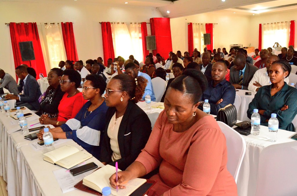 GenderMonitorRw's tweet photo. Kuri uyu wa Kabiri, Umugenzuzi Mukuru wa Gender @UmutoniNadine yitabiriye inama nyunguranabitekerezo yateguwe na @RwandaEast yari igamije gusoza no kumurika ibikorwa byakozwe mu cyumweru cyahariwe kwimakaza ihame ry'Uburinganire mu turere twose tugize iyi ntara. 
#Uburinganire https://t.co/NrkapgMwaV