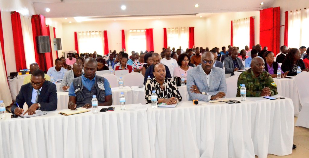 GenderMonitorRw's tweet photo. Kuri uyu wa Kabiri, Umugenzuzi Mukuru wa Gender @UmutoniNadine yitabiriye inama nyunguranabitekerezo yateguwe na @RwandaEast yari igamije gusoza no kumurika ibikorwa byakozwe mu cyumweru cyahariwe kwimakaza ihame ry'Uburinganire mu turere twose tugize iyi ntara. 
#Uburinganire https://t.co/NrkapgMwaV