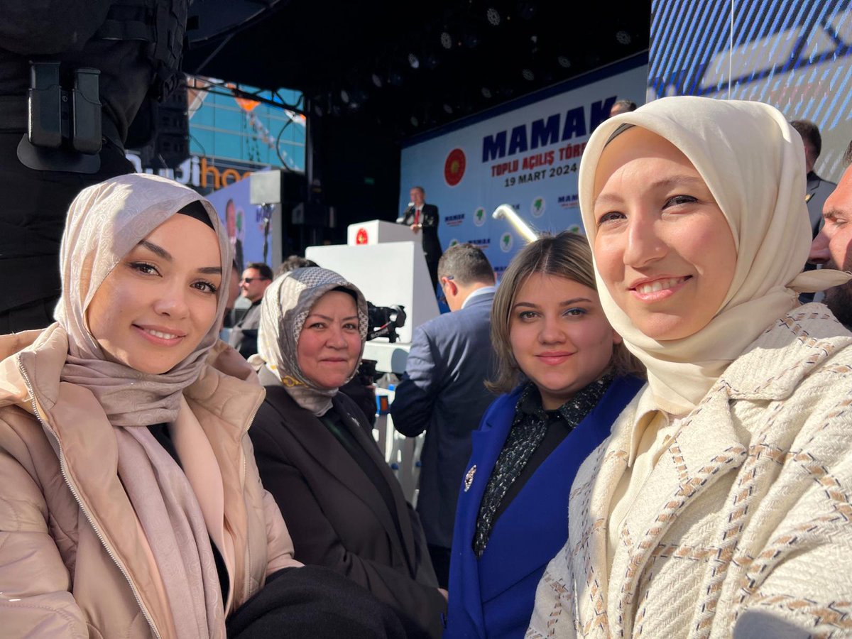 hatice_cakmak_'s tweet photo. Cumhurbaşkanımız Sn. @RTErdogan’ın teşrifleriyle gerçekleşen Mamak Toplu Açılış Töreni'ne katıldık.

#GerçekBelediyecilik'in ve eser siyasetinin en güzel örneklerinin verildiği Mamak'ta, hizmetlerimiz Ankara halkına hayırlı olsun.
#YenidenAnkara https://t.co/0uEVgU3v9h