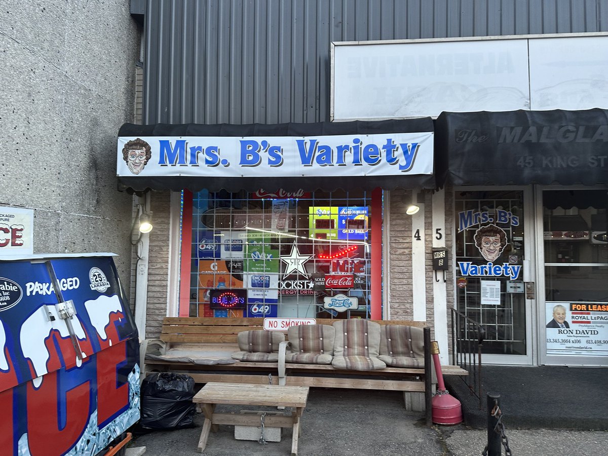 ❓Did you know that Mrs. B's Variety at 45 King St E, Downtown Brockville sells Nevada tickets? This is the only location in Brockville offering a $5k prize payout. Purchasing Nevada tickets through Mrs. B's supports United Way Leeds & Grenville! Visit Mrs. B's Variety today!