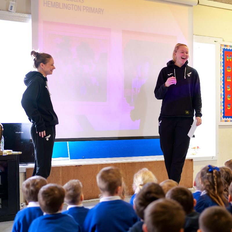 NorwichCityWFC's tweet photo. 👋 Hemblington Primary School had a surprise visit from a former pupil earlier today...

Captain Anna Larkins talked all things football and Carrow Road, inspiring the next generation of young girls and boys 🙌
