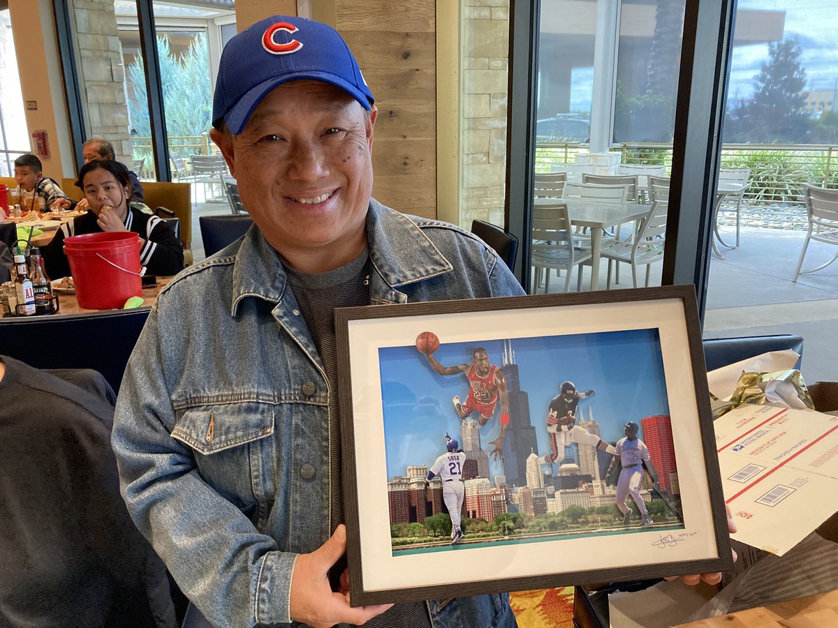 csvsportscards's tweet photo. “CHICAGO” the city of stars. 10 x 13 poster turned into 3D. 

Birthday gift I created for my oldest brother turning 60. Some of his favorite players growing up in Chicago. 

All hand cut and hand crafted Art project wrapped in a 12 x 16 frame. 

#michaeljordan #walterpayton https://t.co/BYv8N2cEoi
