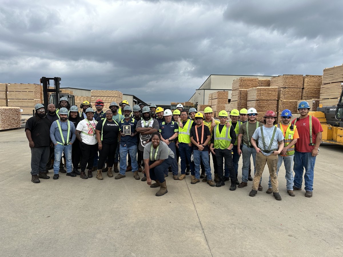 RexLumberMill's tweet photo. We are proud to announce that #rexlumbertroy 's Planer Mill broke the previous company record for producing the most board feet in a single day. #Congratulations  to everyone who worked hard to see this achievement! #HardWorkPaysOff  #teamwork https://t.co/sZGvOVOyuw