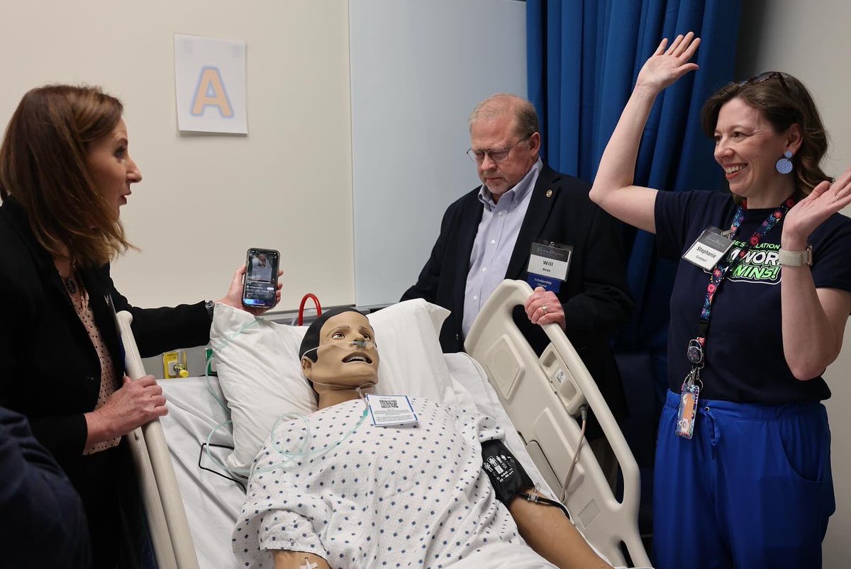 utaconhi's tweet photo. Yesterday we celebrated our annual Dream Makers event at the Smart Hospital, where we honor donors for their generosity and commitment to CONHI students’ success.

#UTA #UTArlington #MavUp @utarlington https://t.co/8CMj6gkX2q