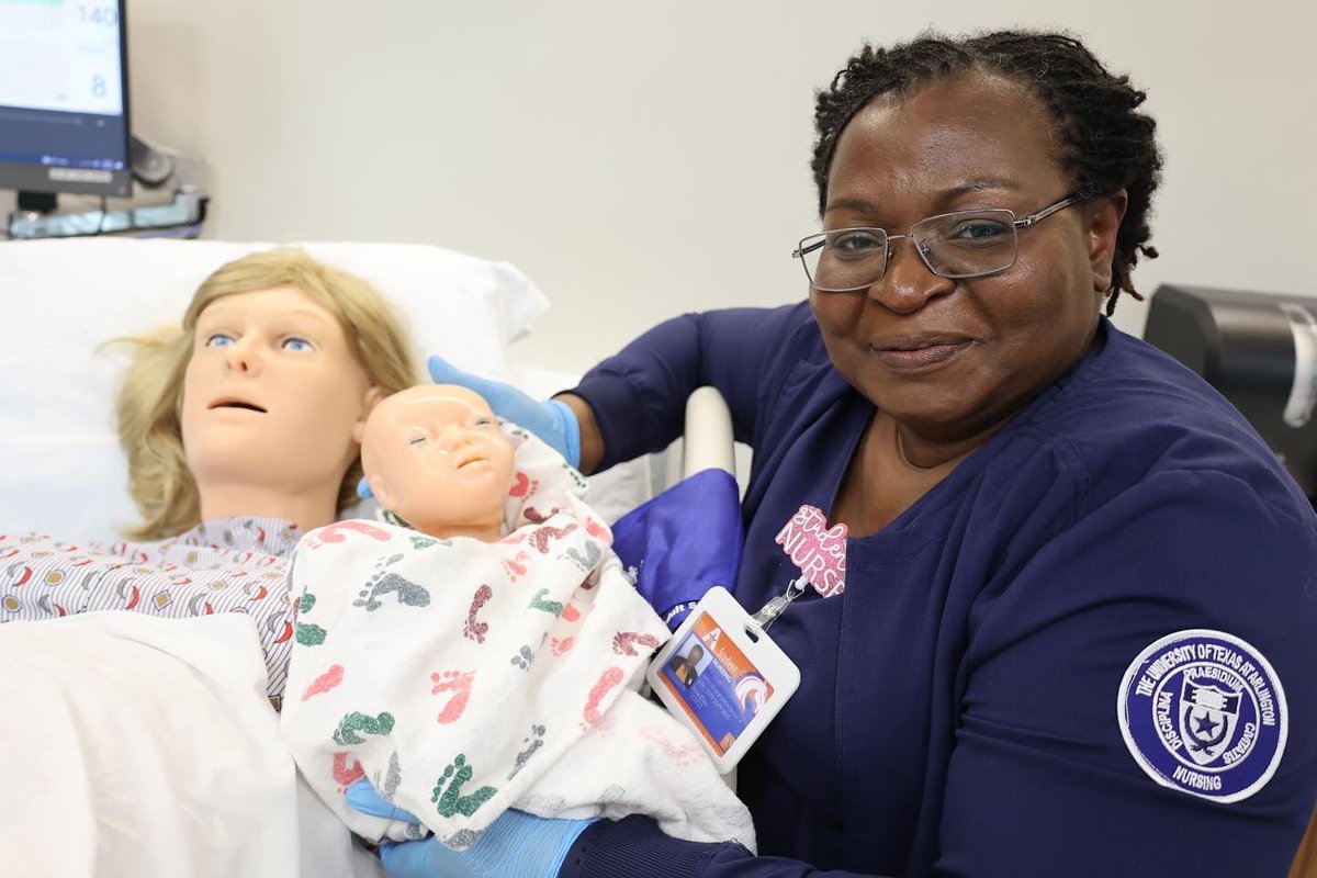 utaconhi's tweet photo. Yesterday we celebrated our annual Dream Makers event at the Smart Hospital, where we honor donors for their generosity and commitment to CONHI students’ success.

#UTA #UTArlington #MavUp @utarlington https://t.co/8CMj6gkX2q