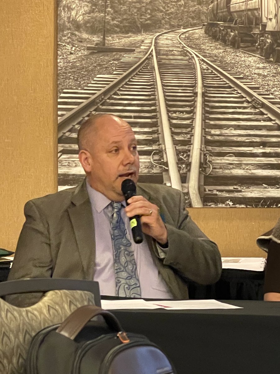 Barreto65B's tweet photo. Tim Tharp chairman MT Board of Public Ed discussing implementation of the Personal Finance requirement #MFECConference https://t.co/fBNFYAqnO2