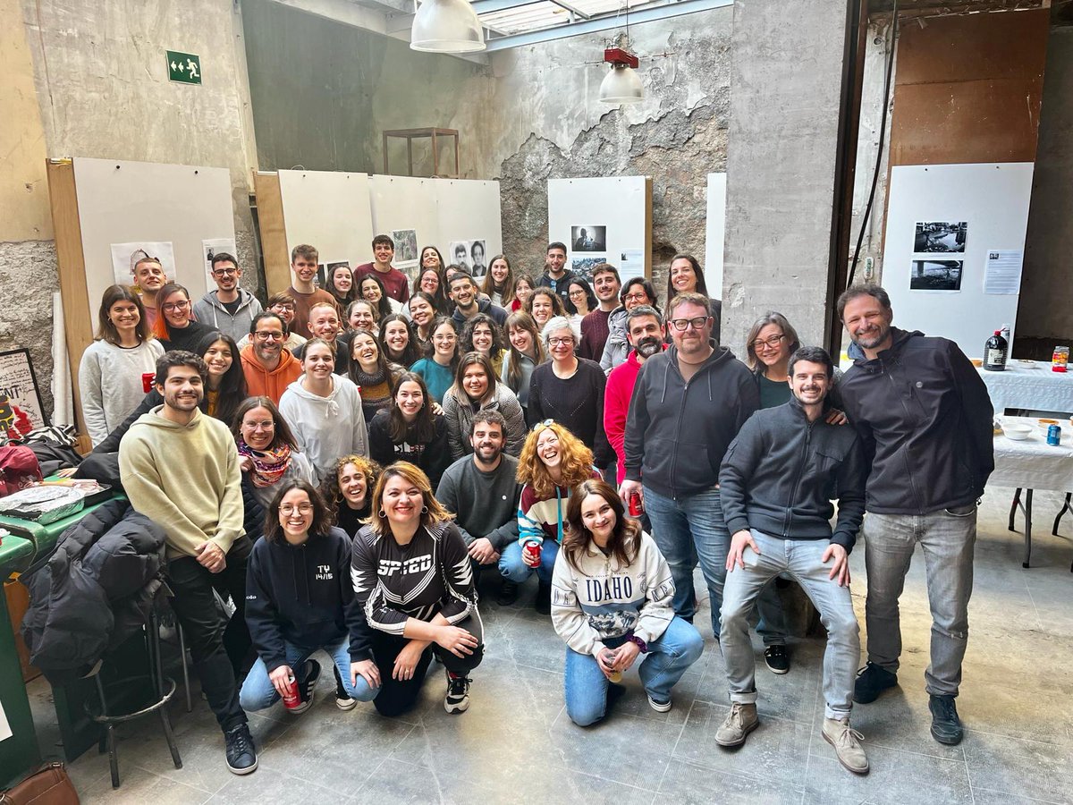 TandemSocial's tweet photo. A @TandemSocial ja hem inaugurat la primera trobada d'equip de l'any a Valls! 

Una jornada on ens vam envoltar de la impressionant Sala d'Actes de la #CooperativaAgrícoladeValls i en la qual hem seguit avançant la nostra reflexió estratègica i fent equip 🙌 https://t.co/zHj6KbV9nt