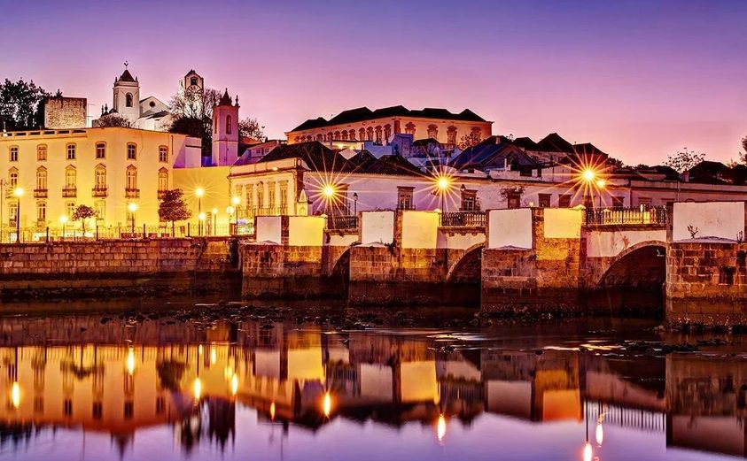 JorgeCarmo9's tweet photo. #placestovisit #Tavira #Algarve #Portugal  🇵🇹😎🏘️🏖️ Tavira is very seductive, and from the streets along the River Gilão to the castle walls from which you have the best view over the town, it makes you want to discover its hidden corners and unlock its secrets ➡️https://t.co/HI1YBPUacx