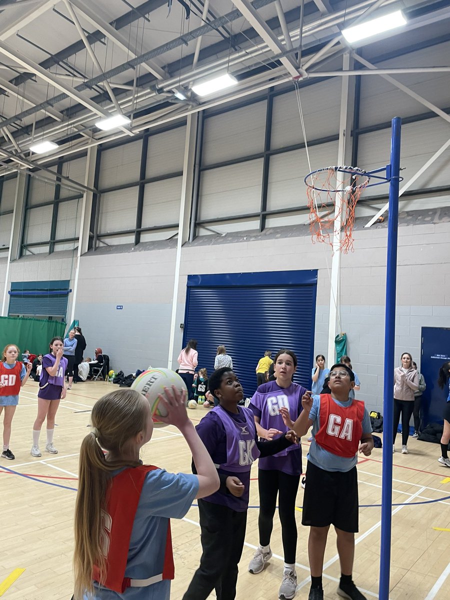 On Friday we had our NW Netball Finals. We had nine schools come along which was fantastic, with four schools qualifying for the city finals! 
- Glasgow Gaelic
- Notre Dame
- Cadder
- Scotstoun
Well done to all those who attended, and congratulations to the qualifying schools!🏐