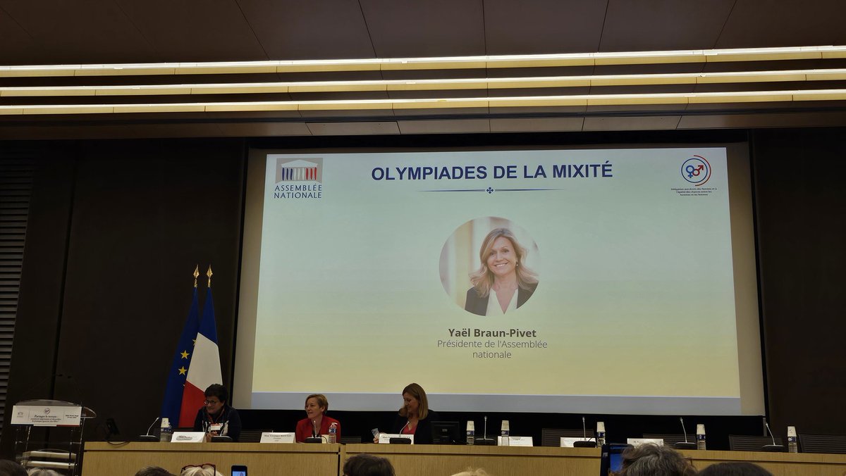 Ebergerault's tweet image. Ouverture des Olympiades de la mixité à l'@AssembleeNat en présence de sa Pdte @YaelBRAUNPIVET, de @V_Riotton et @auroreberge

Projection du documentaire "La Conquête de l'espace" de @AbarNicole sur mixité ds et via le sport
Réalisé avec le soutien d'@AesioMutuelle

@Aema_Groupe