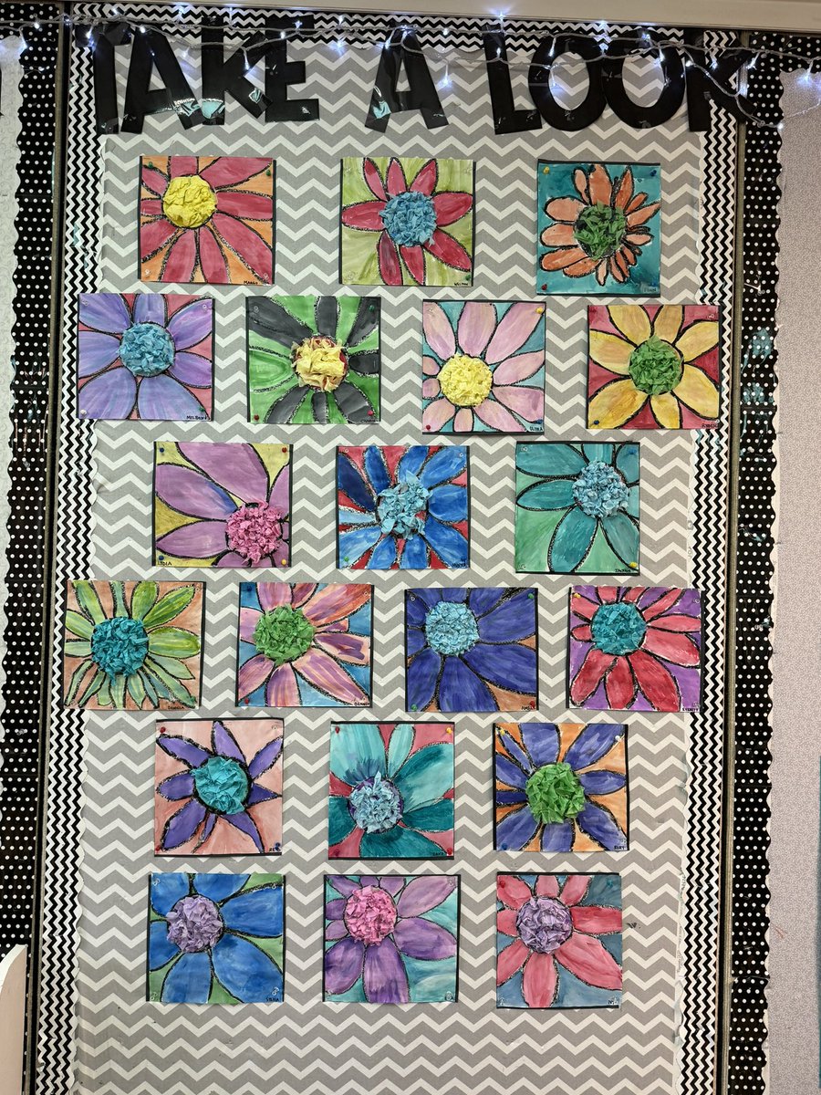 3MeghanBeard's tweet photo. It may not feel like spring outside today, but these beautiful flowers sure do help! #dg58pride #LEchoosesHAPPY #DeepSpaceSparkle https://t.co/mCztDi8J4E