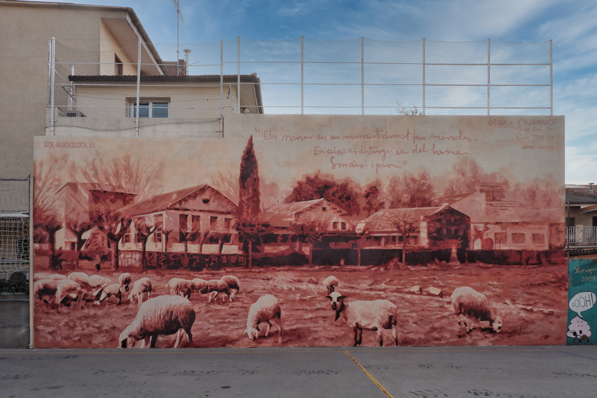 "L'escola de Casserres" 
Hem esperat a compartir aquest projecte fins a tenir els continguts web a punt, són molt especials: 
lc.cx/AVAdwM
Quan  vam pujar a reunir-nos amb l'Afa de l'escola, per definir el projecte,  ens van explicar la història de Jaume Anglada,