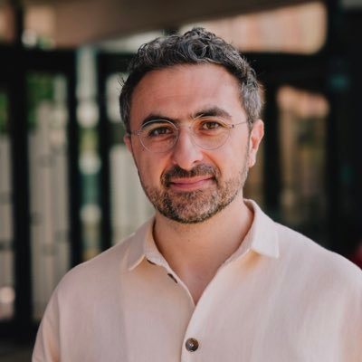 pelositracker's tweet photo. BREAKING: Microsoft $MSFT has announced Mustafa Suleyman as their new CEO of Microsoft AI

Mustafa Suleyma previously was the co founder of DeepMind AI

Microsoft is a current Pelosi portfolio holding https://t.co/8N2hFiOFBu