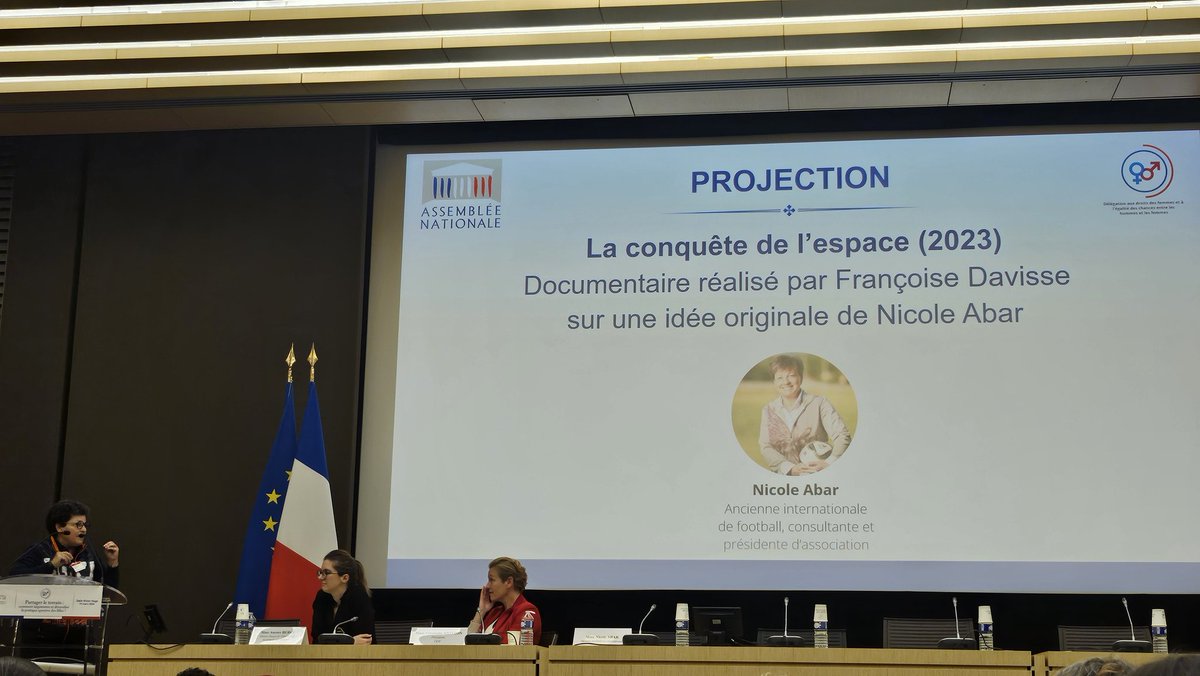Ebergerault's tweet image. Ouverture des Olympiades de la mixité à l'@AssembleeNat en présence de sa Pdte @YaelBRAUNPIVET, de @V_Riotton et @auroreberge

Projection du documentaire "La Conquête de l'espace" de @AbarNicole sur mixité ds et via le sport
Réalisé avec le soutien d'@AesioMutuelle

@Aema_Groupe