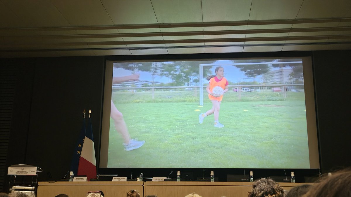 Ebergerault's tweet image. Ouverture des Olympiades de la mixité à l'@AssembleeNat en présence de sa Pdte @YaelBRAUNPIVET, de @V_Riotton et @auroreberge

Projection du documentaire "La Conquête de l'espace" de @AbarNicole sur mixité ds et via le sport
Réalisé avec le soutien d'@AesioMutuelle

@Aema_Groupe