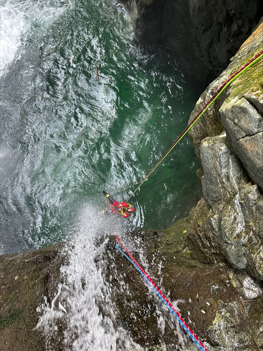 West Vancouver Fire & Rescue crews work collaboratively with the other North Shore fire departments on ongoing training. This photo shows one of our fire fighters practicing a river rescue at Lynn Canyon in North Vancouver. #WestVancouver